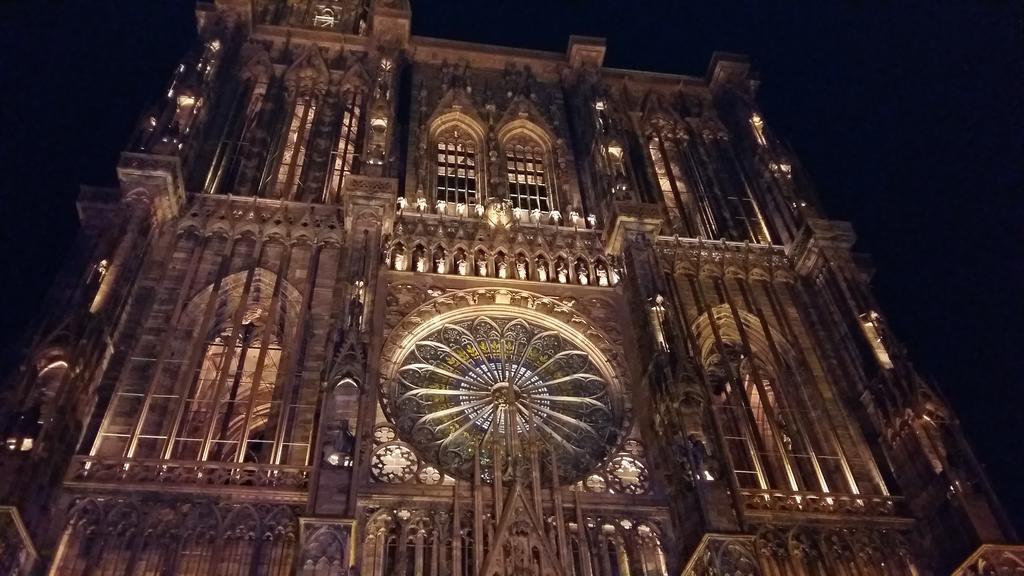 Les Appartements Place De La Cathedrale Strasbourg Exteriör bild